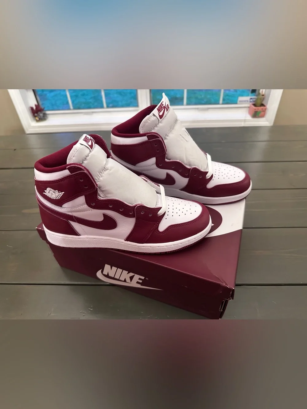 NWT Air Jordan 1 Retro High OG Team Red 6Y Women’s 7.5 New in Box